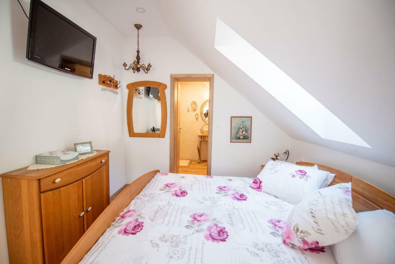 Apartmaji Urska Laško Exteriör bild