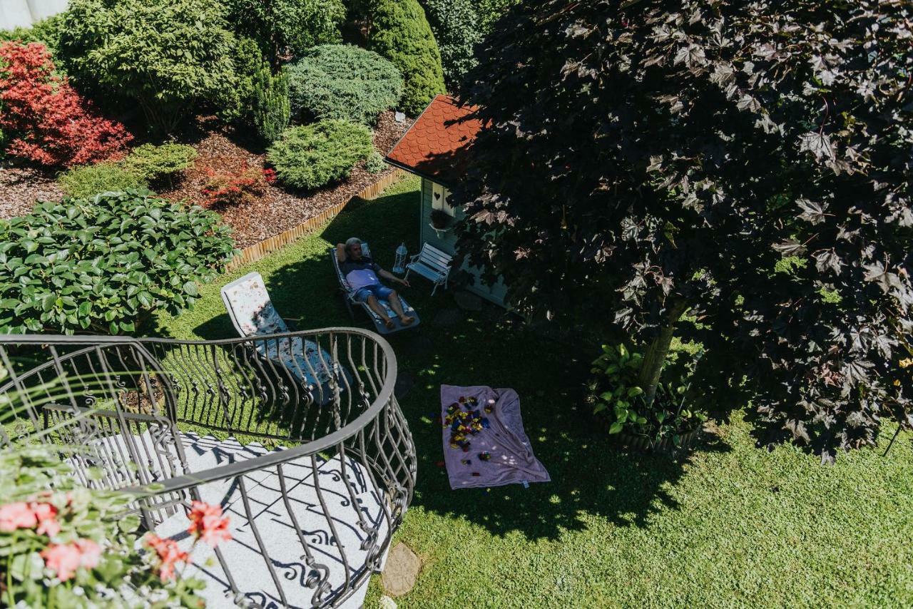 Apartmaji Urska Laško Exteriör bild
