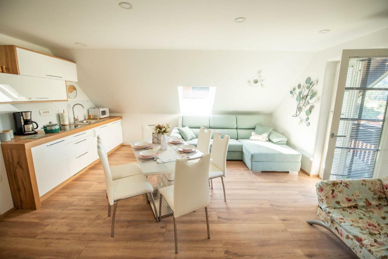 Apartmaji Urska Laško Exteriör bild