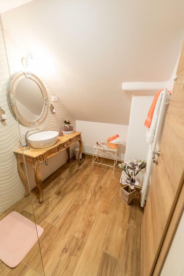 Apartmaji Urska Laško Exteriör bild