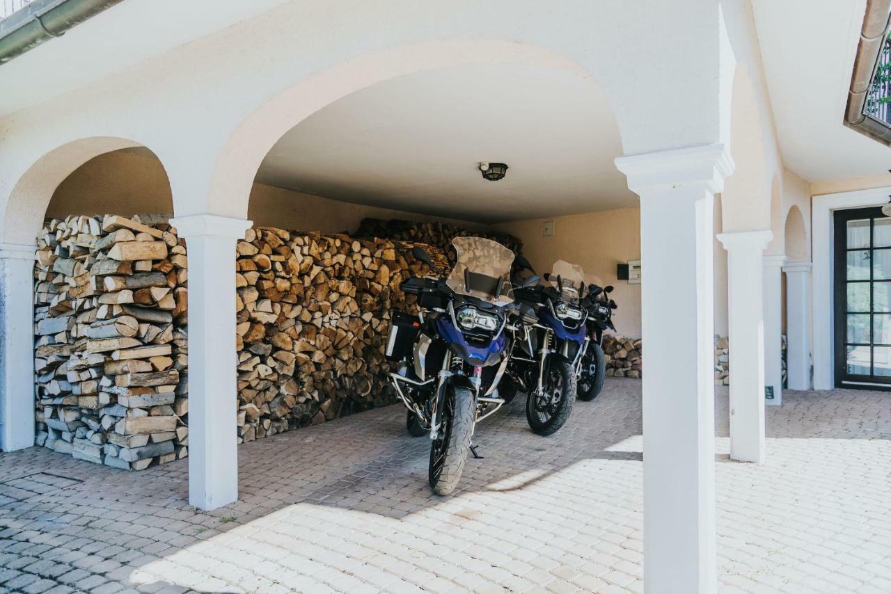 Apartmaji Urska Laško Exteriör bild
