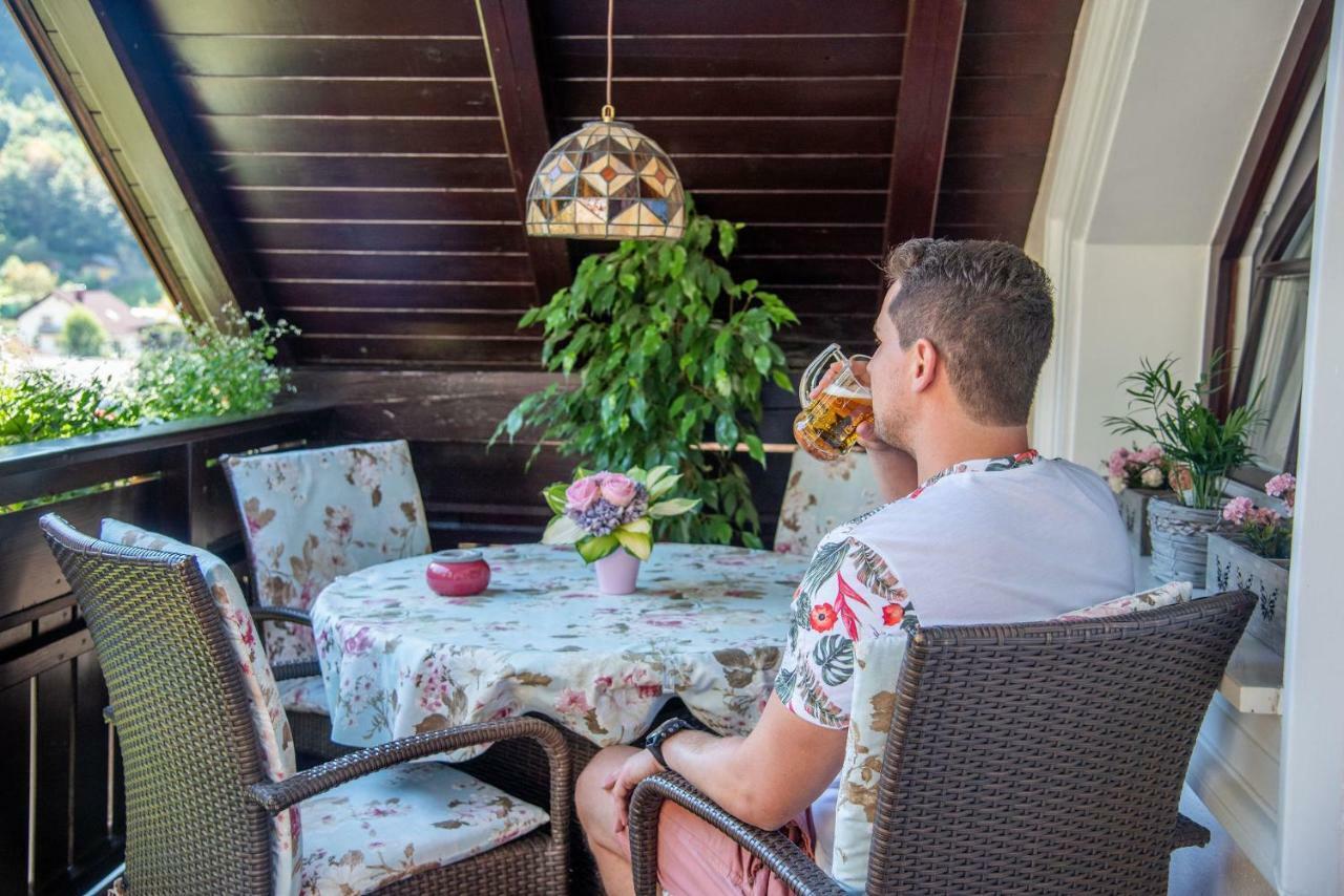 Apartmaji Urska Laško Exteriör bild