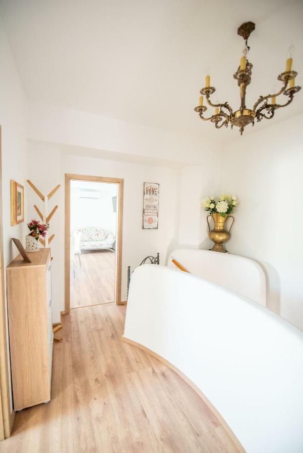 Apartmaji Urska Laško Exteriör bild